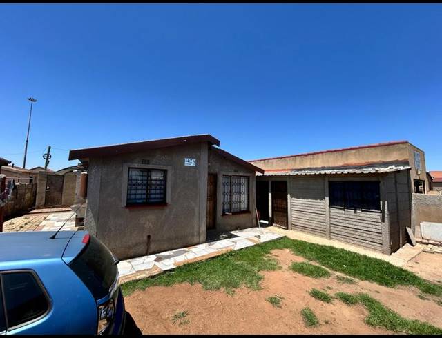 7 BEDROOM HOUSE FOR SALE IN SPRINGS CENTRAL